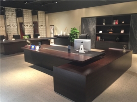 美林時尚展廳